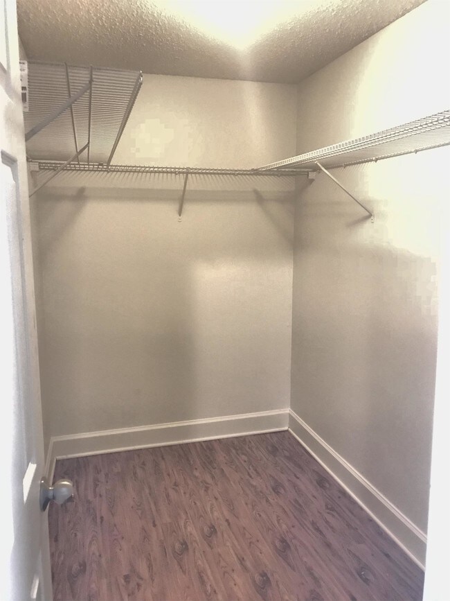 Building Photo - 1744 W 28th St