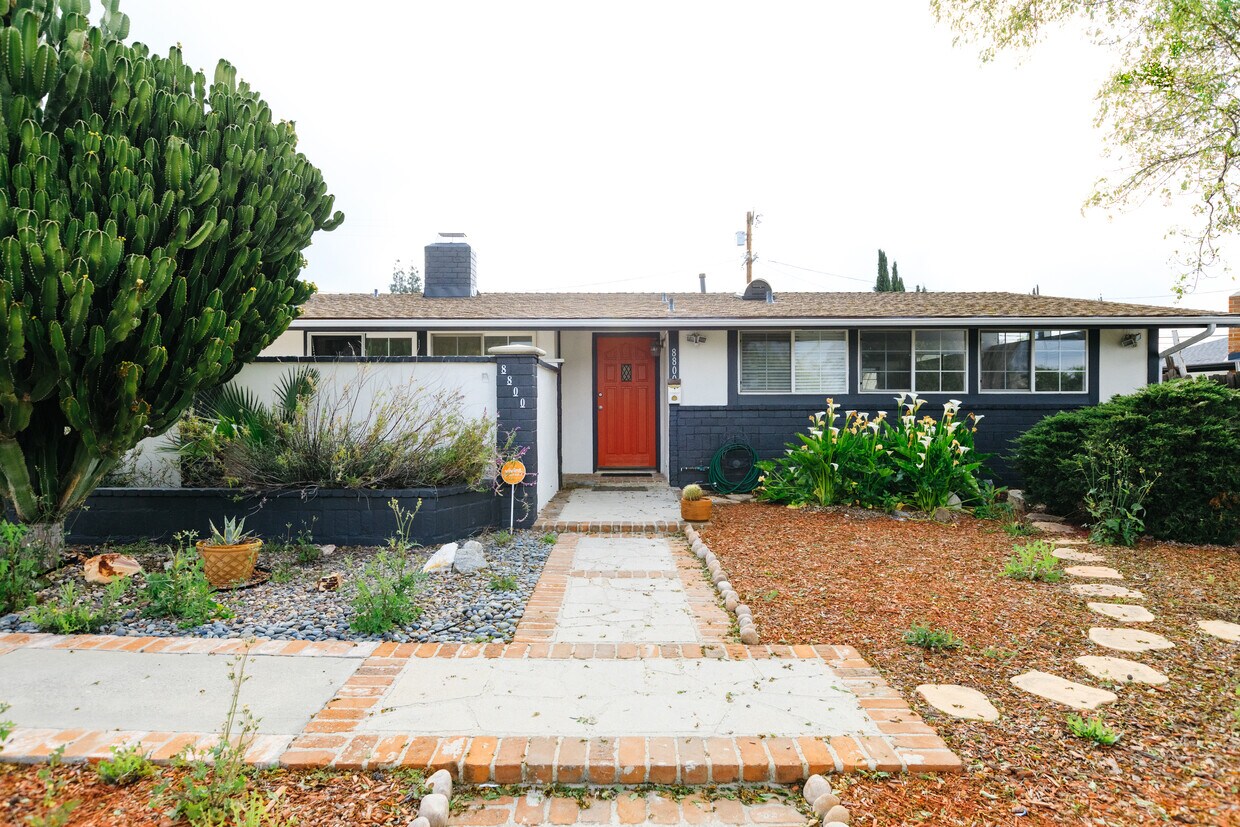 Primary Photo - 8800 Winnetka Ave