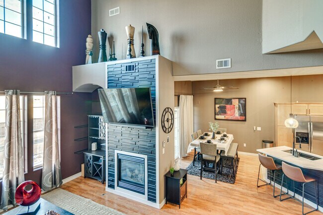 Building Photo - 8964 Fox Dr