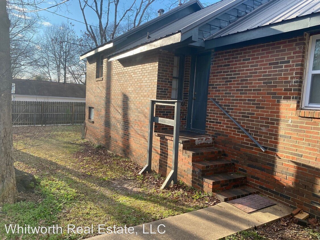 Primary Photo - 1416 39th Ave E