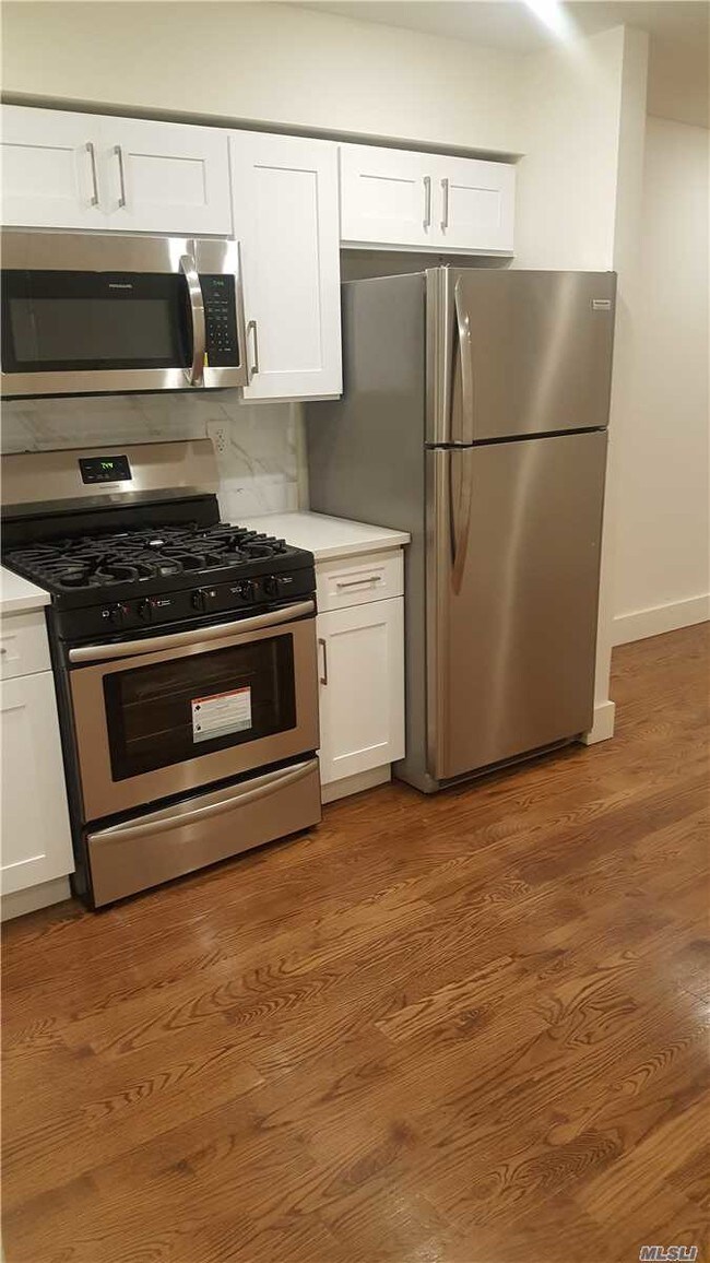 Foto del edificio - 979 Cleveland St