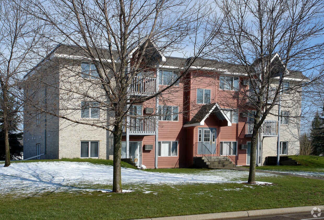 Building Photo - 1950 Roosevelt Dr