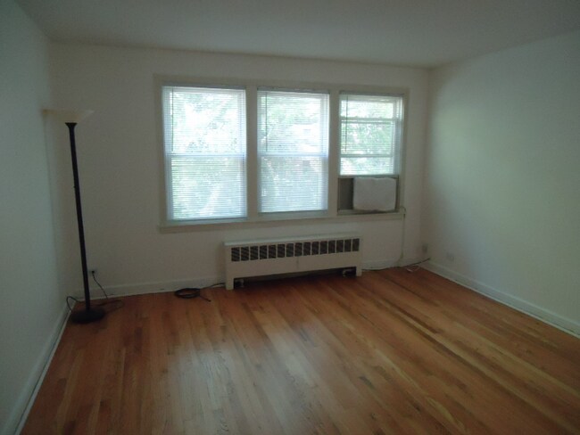 Foto del edificio - 2313 W Morse Ave