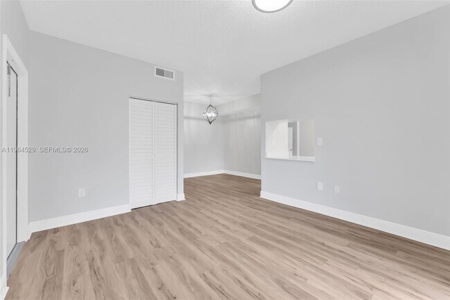 Foto del edificio - 2331 NW 96th Terrace