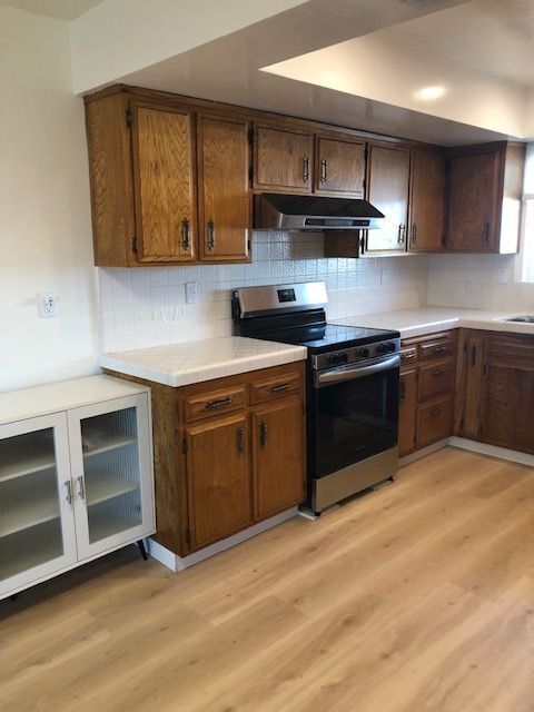 Foto del edificio - 8322 Mango Ave