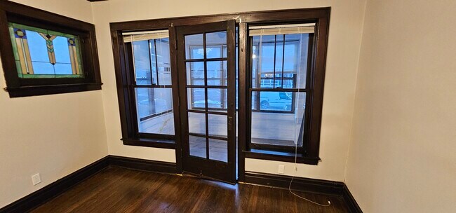 Foto del edificio - 3823 N Drake Ave