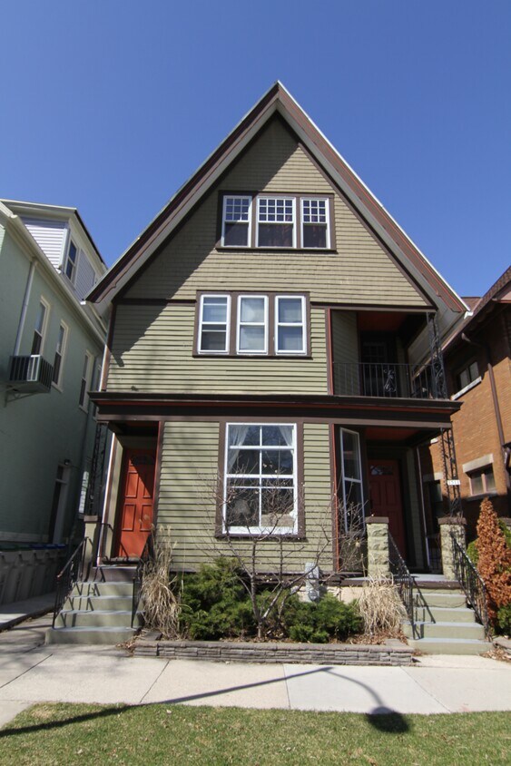 elevation - 1509 N Astor St