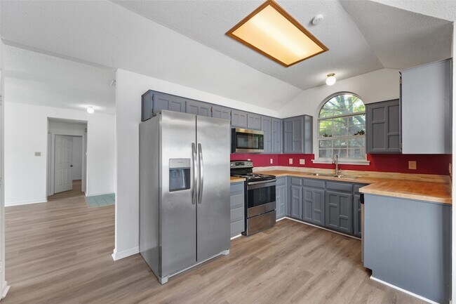 Foto del edificio - 2600 Waterloo Ln