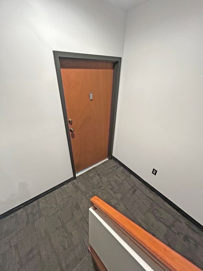 Building Photo - two bedroom two bath condo in Robinson Tow...