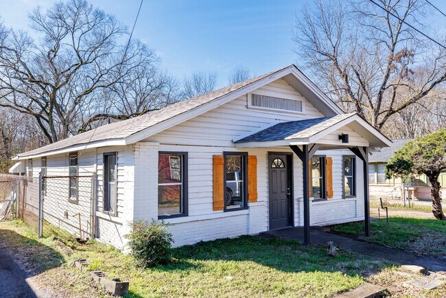 Foto del edificio - Norwood 3 BR Home