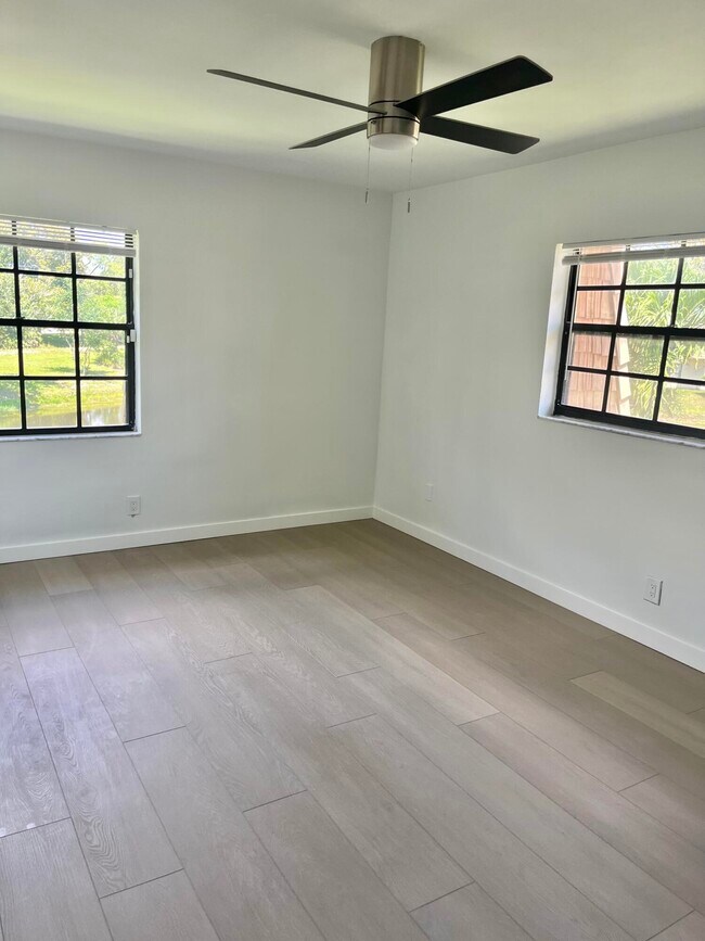 Building Photo - 4243 Oak Terrace Dr