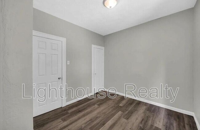 Building Photo - 1319 Marshall St