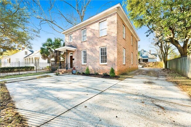 Foto del edificio - 305 N Jackson St