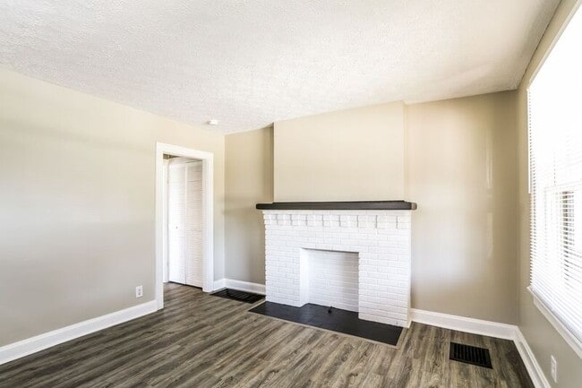 Foto del edificio - 732-734 Deshler Ave.