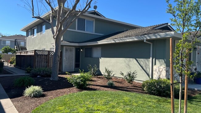 Building Photo - 1342 Shawn Dr