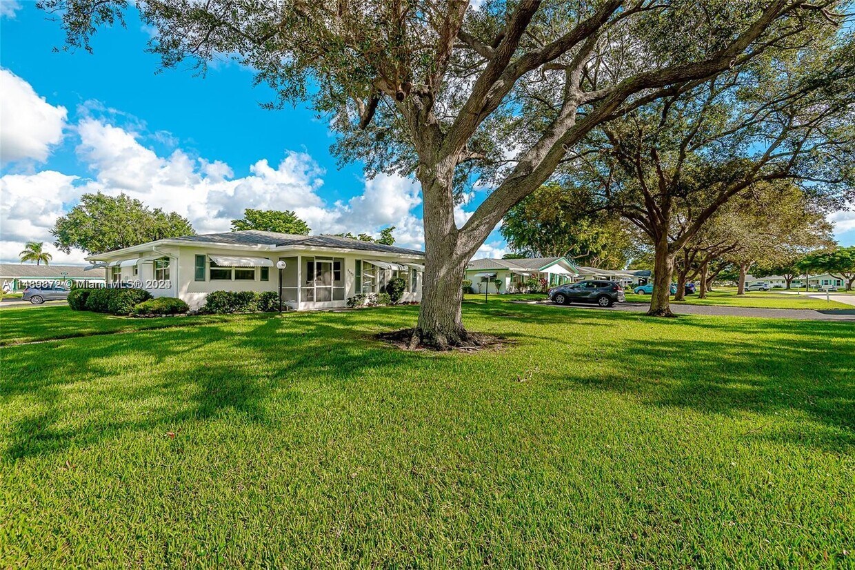 Primary Photo - 8643 NW 11th St