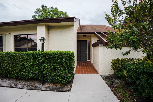 Foto del edificio - 3950 Silver Maple Dr
