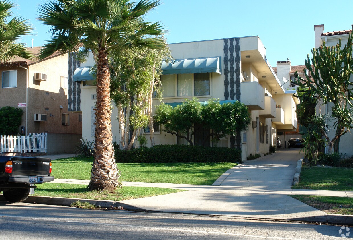 Foto principal - 1906 Overland Ave
