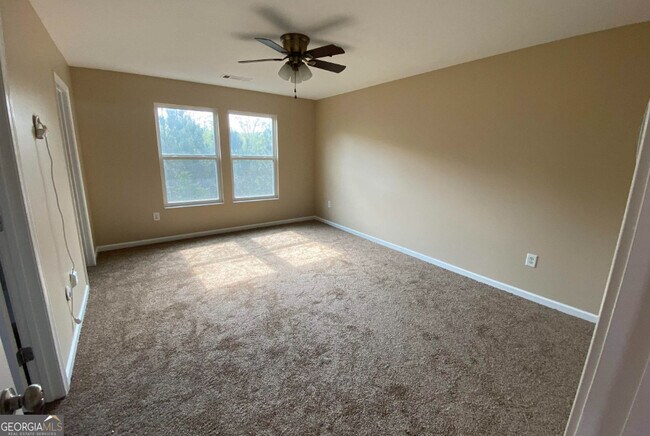 Building Photo - 1677 Shire Village Dr