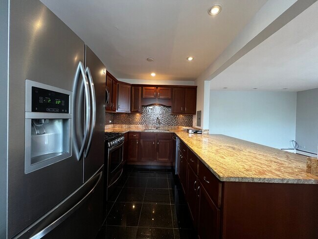 Foto del edificio - 2405 W Balmoral Ave