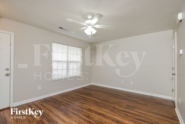 Foto del edificio - 5081 Hogan Point Ct