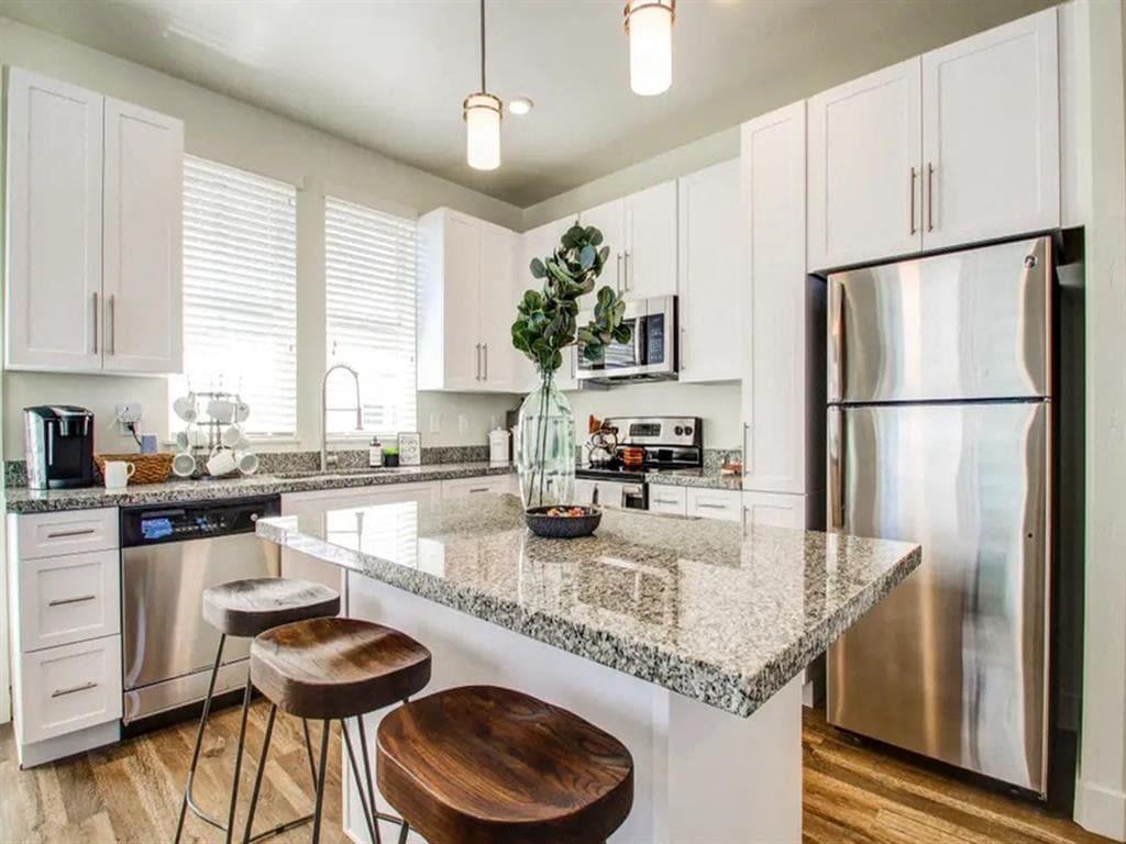 Aero Luxury Townhomes Apartments in Layton, UT