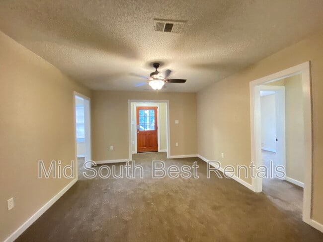 Building Photo - 715 Blossom St