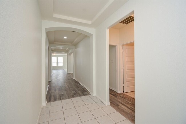 Building Photo - 22211 Weller Oaks Dr