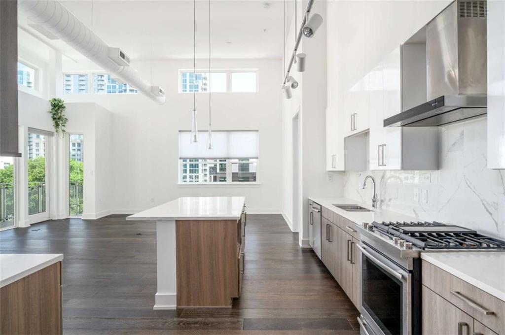 Foto principal - 775 Juniper St NE