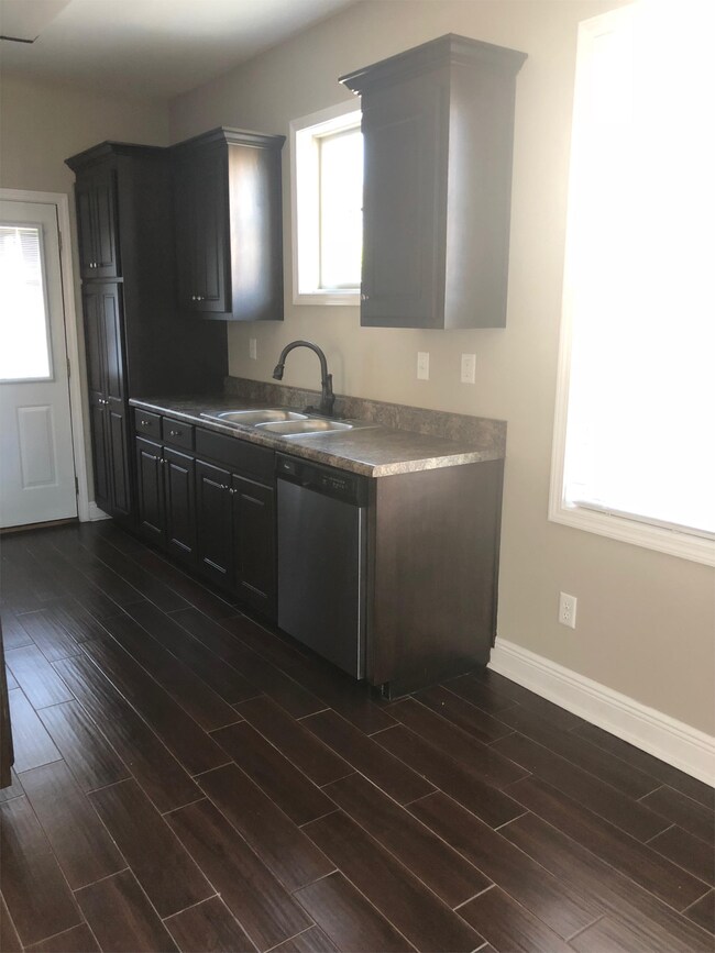 Building Photo - 506 Wesley Pl