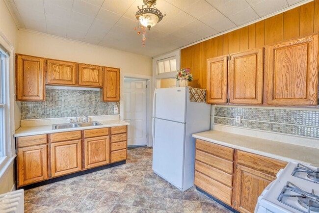 Building Photo - 43 S Remsen Ave