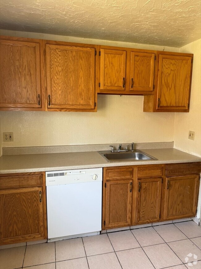 Building Photo - 23921 Banbury Cir