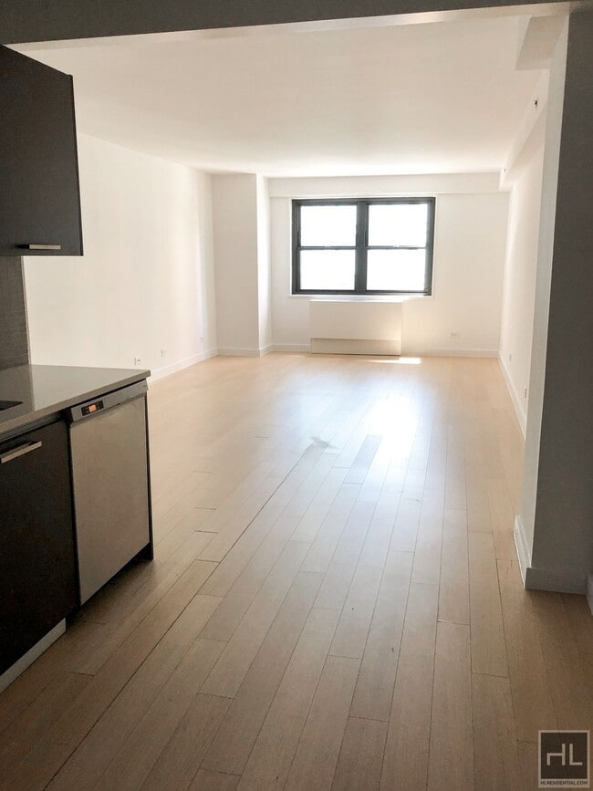 Building Photo - East 39th Street