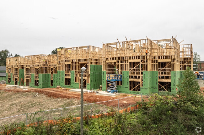 Building Photo - 700 W 44th St