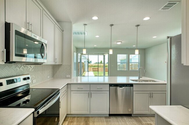 Building Photo - 303 Elm Br Trl