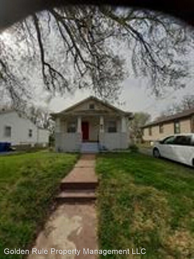 2 br, 1 bath House 1313 Weleba Ave House Rental in Normandy, MO