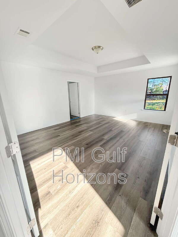Building Photo - 8657 El Paseo St
