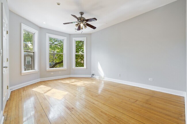 Foto del edificio - 2922 N Dawson Ave