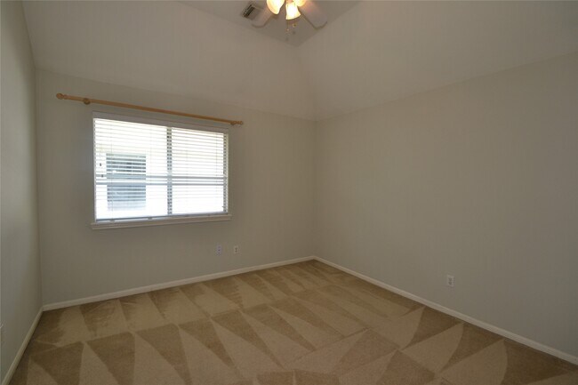 Foto del edificio - 15307 Amesbury Ln