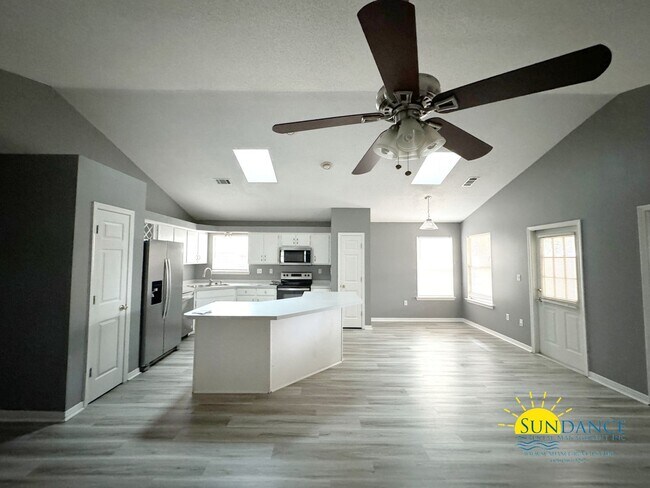 Foto del edificio - Beautiful open floorplan home in great nei...