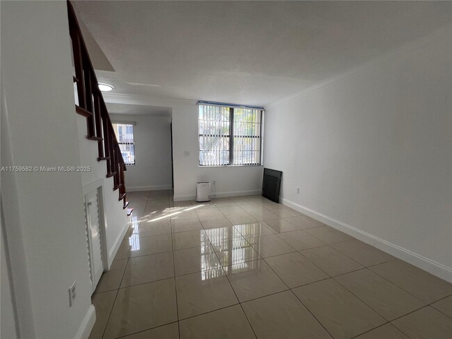 Foto del edificio - 12229 SW 16th Ter