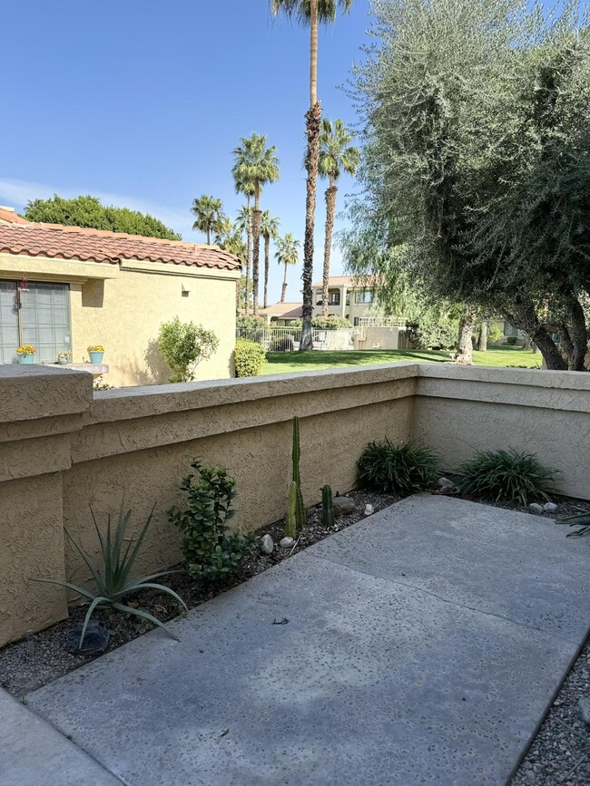 Building Photo - 68153 Lakeland Dr