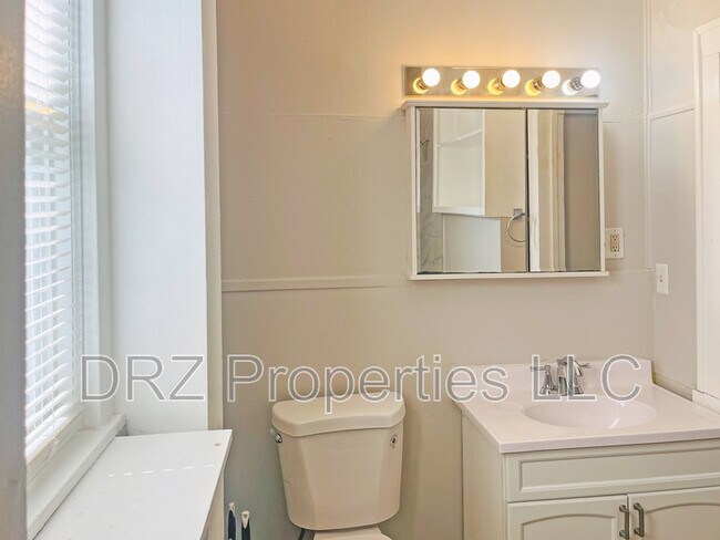 Foto del edificio - 1104 3rd St NW