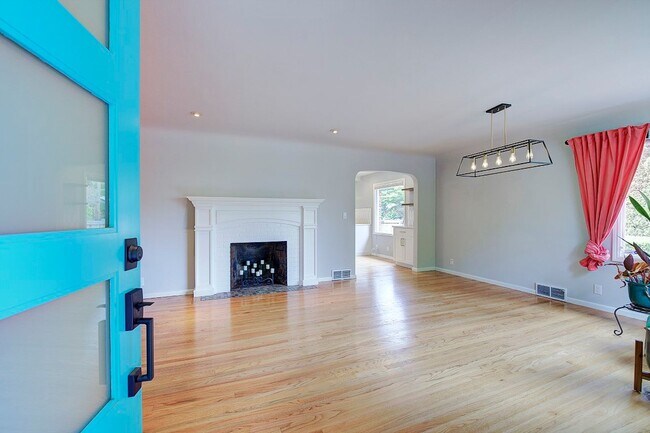 Foto del edificio - 4Bd/1.75Ba Edmonds House