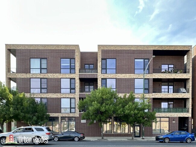 Building Photo - 520 N Western Ave Building Photo - 520 N Western Ave