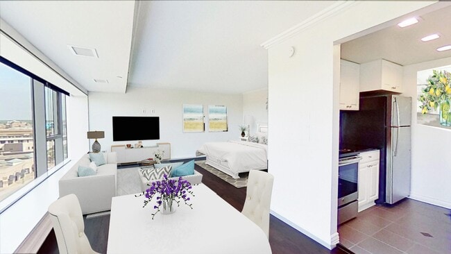 Building Photo - 555 S Old Woodward Ave