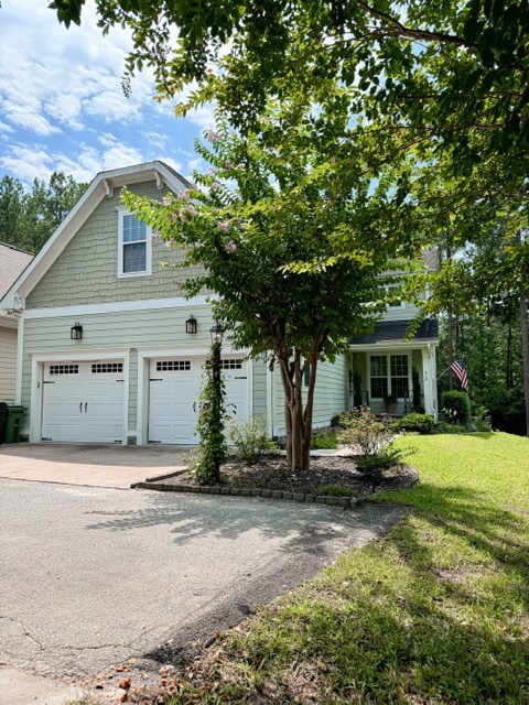 Primary Photo - 93 Falconridge Dr