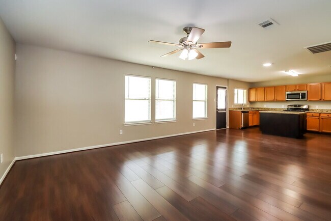 Foto del edificio - 4601 Clemwood Ln