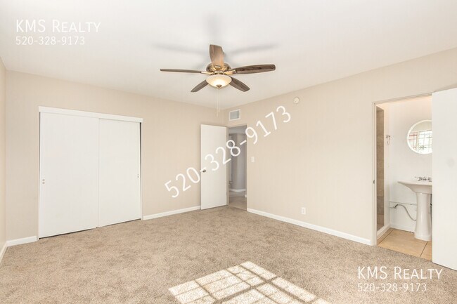 Building Photo - 3 Bedroom 2 Bath-1575 E Grant Rd- OWNER/AGENT