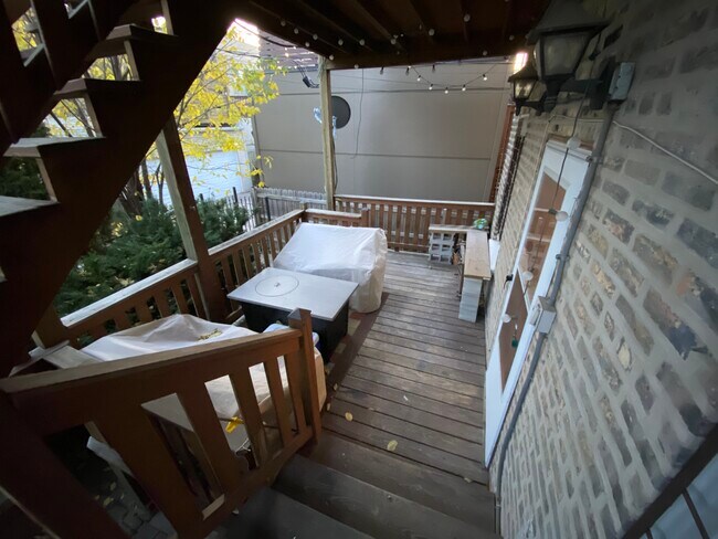 Patio - 2035 W Ohio St